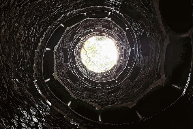 Half-Day Sintra Pena and Regaleira palace with small group - What small-group guiding adds