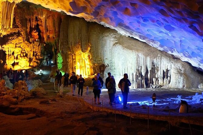 Halong Royal Palace Cruise 2 days - Kayaking near Luon Cave and the pearl farm