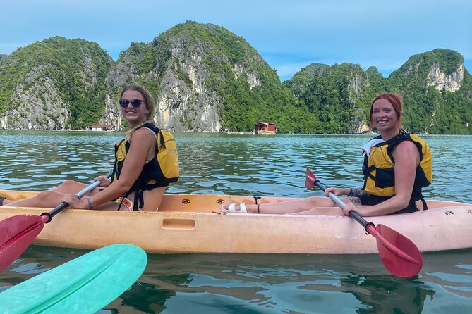 Halong Royal Palace Cruise 2 days - Morning tai chi and the trip to Sung Sot Cave