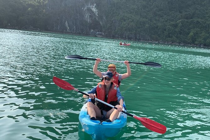 Halong Royal Palace Cruise 2 days - Fighting Chicken Rock and the return toward Hanoi