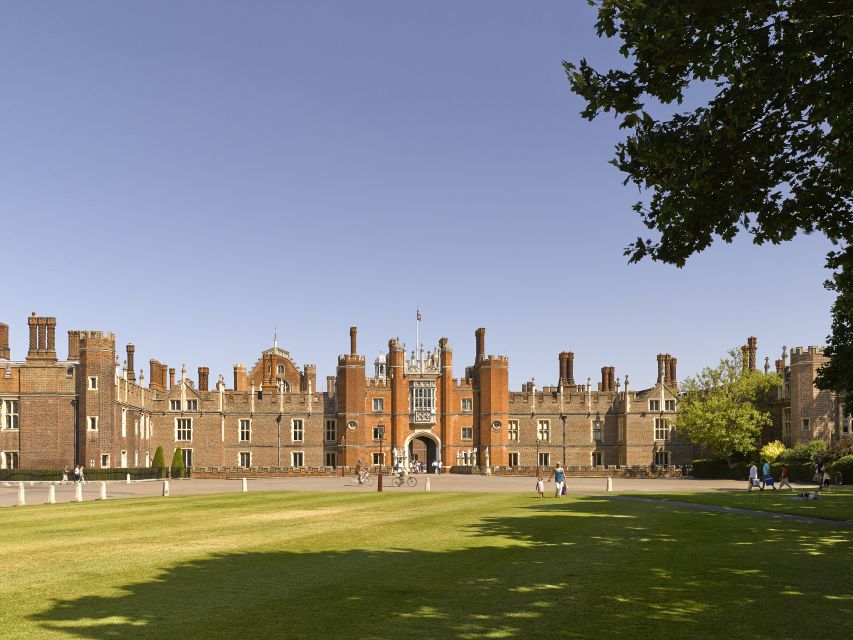Hampton Court Palace and Windsor Castle Private Car Tour - What the private car changes