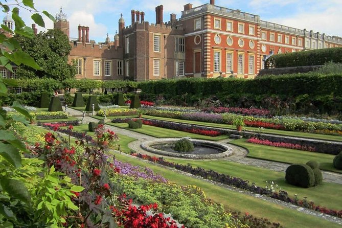 Hampton Court Palace Private Tour - Secrets of Henry VIII - Why Siobhan Clarke changes the Hampton Court experience