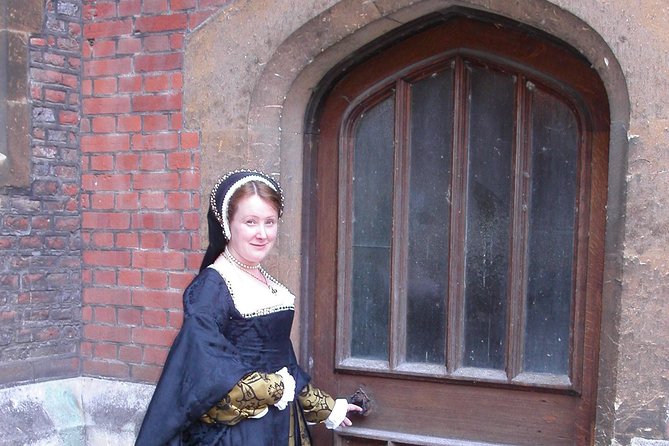 Hampton Court Palace Private Tour - Secrets of Henry VIII - Beginning at Hampton Court Palace