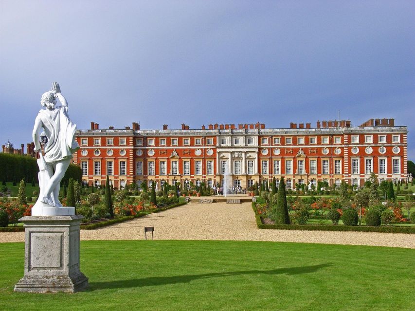 Hampton Court Palace Private tour With Fast Track Entry - Why Hampton Court Palace is such a strong day trip