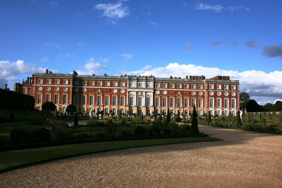 Hampton Court Palace Private tour With Fast Track Entry - William III, Mary II, and the baroque palace