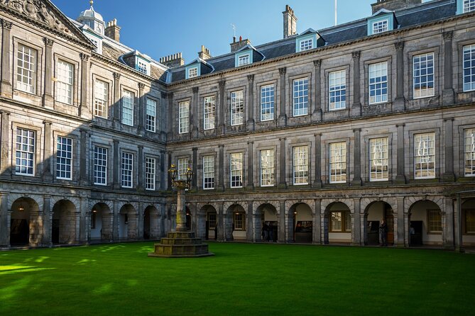 Harry Potter Edinburgh Top Sights Tour with Holyrood Palace - Starting at Tron Kirk and walking the Royal Mile