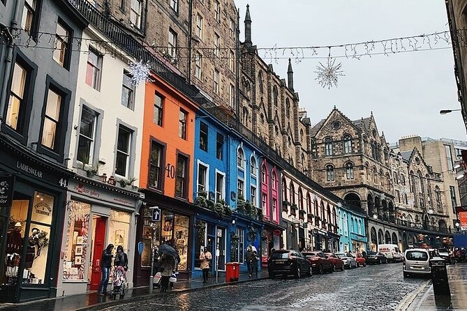Harry Potter Edinburgh Top Sights Tour with Holyrood Palace - Edinburgh Castle from the outside