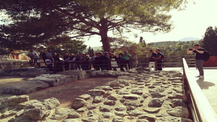 Heraklion: Knossos Palace Guided Tour Half Day - Why Knossos is worth your morning