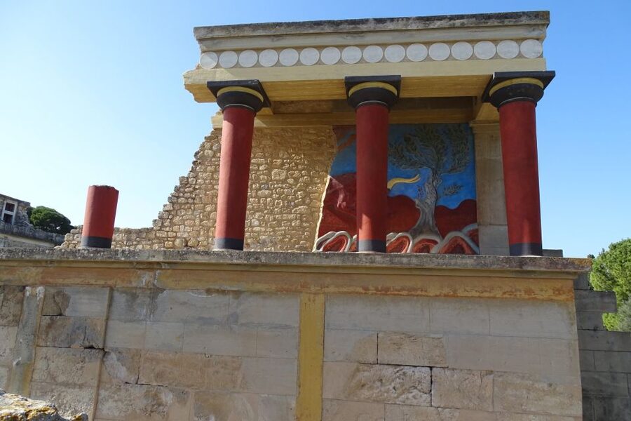 Heraklion: Knossos Palace, Zeus Cave & Oil Mill Private Tour - What the $108 price really includes