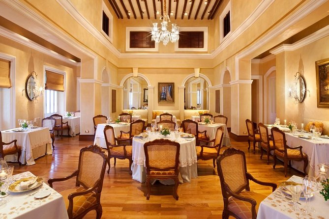Heritage Walk with HiTea at Falaknuma Palace - The Durbar Hall and Hukka Lounge