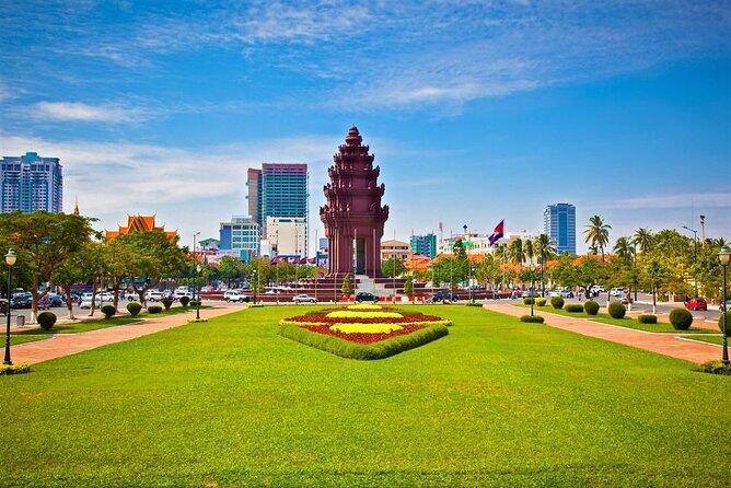 Hidden Phnom Penh City Tour, Royal Palace, Wat Phnom - Wat Phnom and the city’s oldest landmark