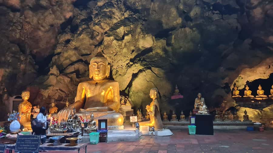 HUA HIN : Phetchaburi & Summer Palace ( Private Tour ) - Mahathat Temple and Old Phetchaburi