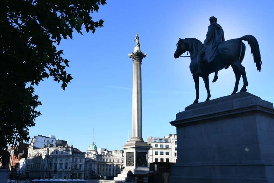 Inside Buckingham Palace & See The Westminster Sights Tour - Parliament Square, Westminster Abbey, and Big Ben
