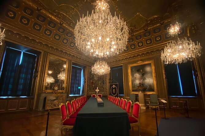 Inside The Crown: Stockholm Royal Palace Private Guided Tour - What the private format adds