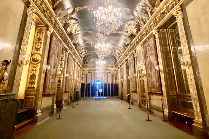 Inside The Crown: Stockholm Royal Palace Private Guided Tour - Walking, stairs, and the practical effort