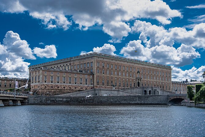 Inside The Crown: Stockholm Royal Palace Private Guided Tour - Inside the Italian Baroque exterior