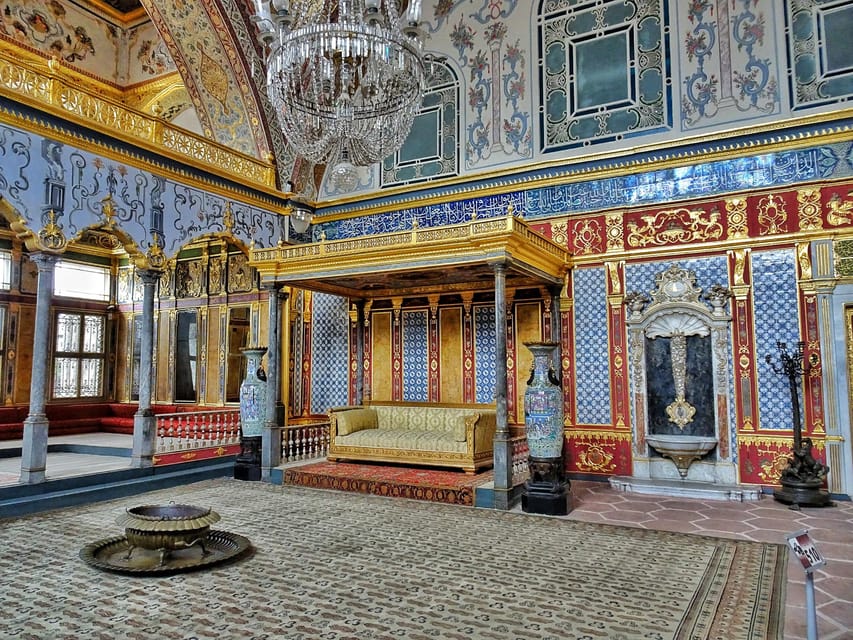 Istanbul: Blue Mosque, Hagia Sofia & Topkapi Palace Day Tour - Guides, languages, and the quality of the day