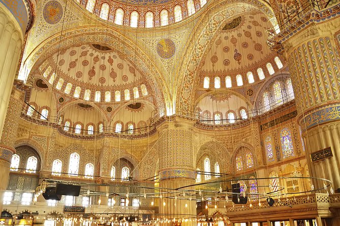Istanbul Byzantine and Ottoman Tour: Hagia Sophia, Topkapi Palace, Blue Mosque and Grand Bazaar - Hagia Sophia, where two eras meet