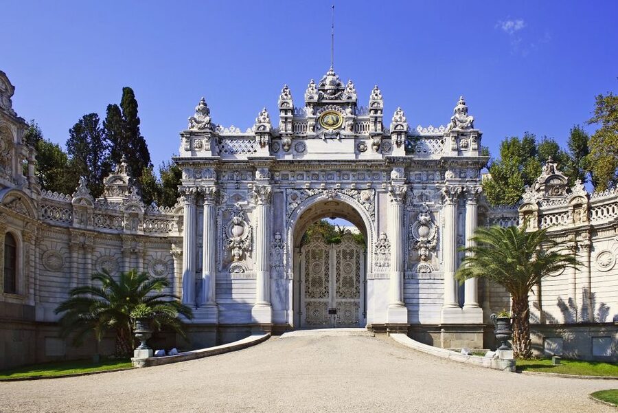 Istanbul: Dolmabahce Palace and Grand Bazaar Tour - Key points at a glance