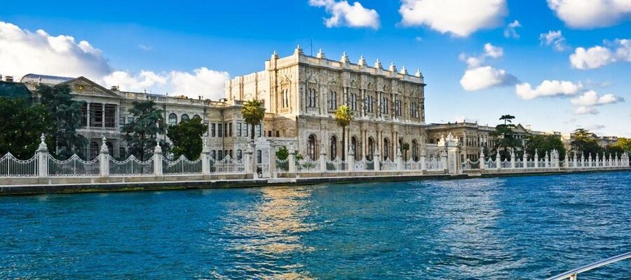 Istanbul: Dolmabahce Palace and Grand Bazaar Tour - Why Dolmabahce makes a strong first stop