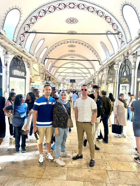 Istanbul: Dolmabahce Palace and Grand Bazaar Tour - What a private guide changes