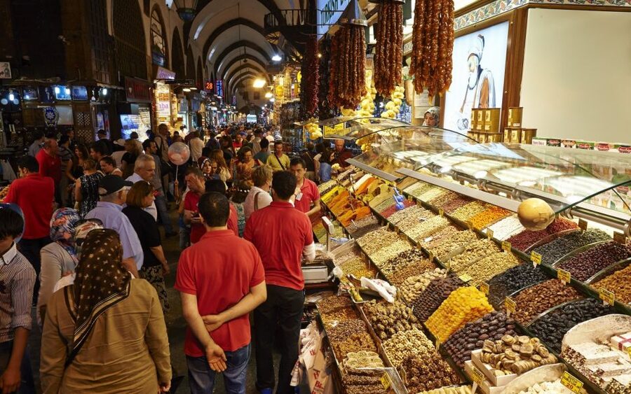 Istanbul: Dolmabahce Palace and Grand Bazaar Tour - How the guide can shape the experience