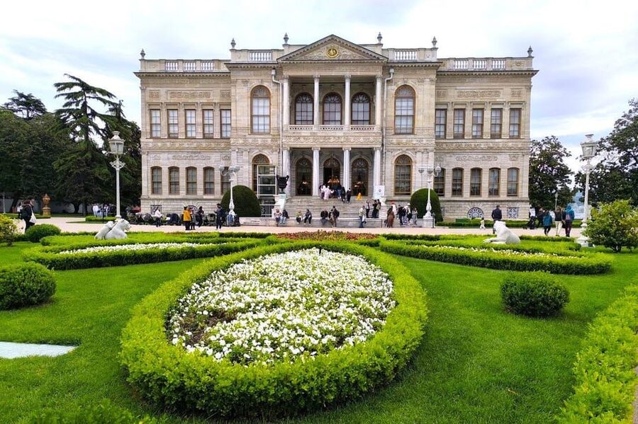 Istanbul: Dolmabahce Palace and Harem Skip-the-Line Ticket - Entering with a skip-the-line ticket