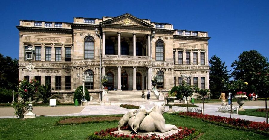Istanbul: Dolmabahçe Palace and Uskudar Guided Tour - Why Dolmabahçe Palace is worth your morning