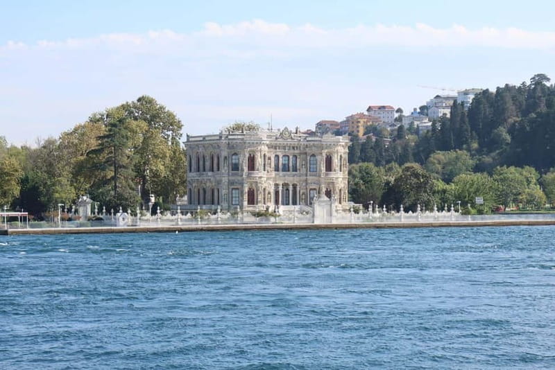 İstanbul: Dolmabahçe Palace & Boat tour - The Golden Horn: Istanbul’s historic waterfront