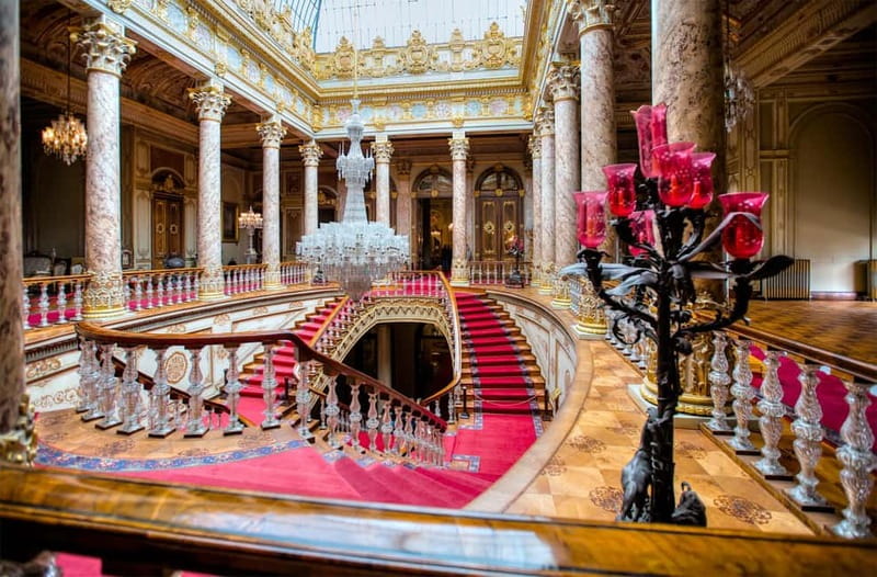Istanbul: Dolmabahce Palace Guided Tour - The Ceremonial Hall and Its Crystal Chandelier