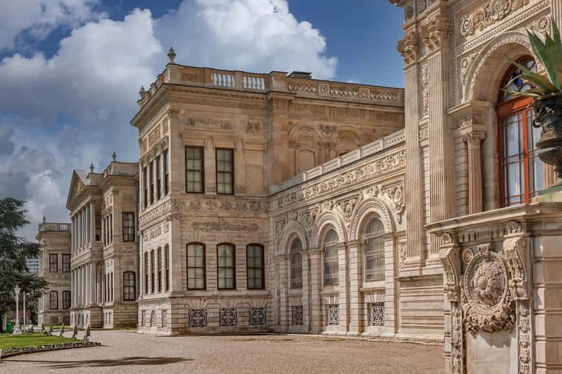 Istanbul: Dolmabahce Palace Guided Tour - What the Private Price Really Buys You