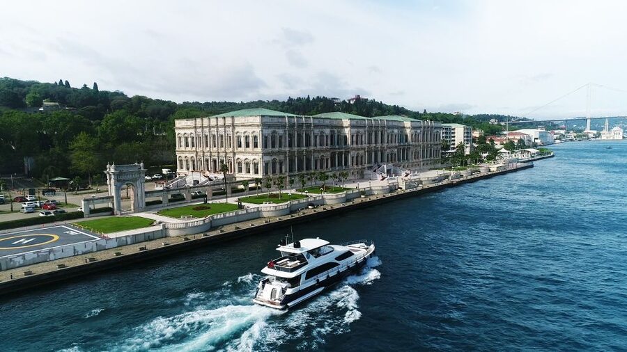 Istanbul: Dolmabahce Palace Tour and Bosphorus Yacht Cruise - Who will get the most from this tour?