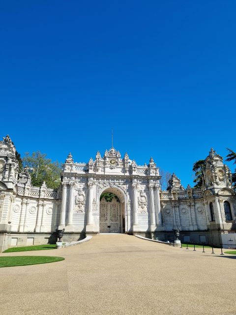 Istanbul: Dolmabahçe Palace Tour and Sunset Yacht Cruise - Meeting at Dolmabahçe Clock Tower