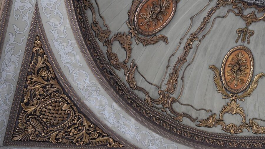 Istanbul's Popular Duo: Hagia Sophia & Topkapı Palace - Topkapı Palace and the 86-carat diamond