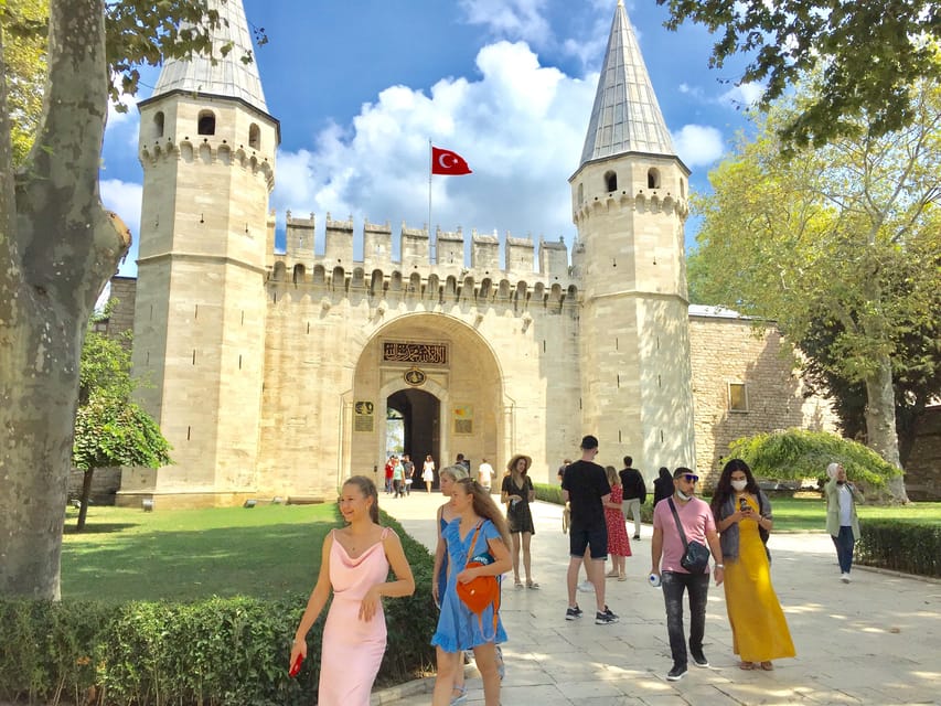 Istanbul Topkapı Palace and Harem Guide Tour - Two hours among Topkapı Palace courtyards and collections