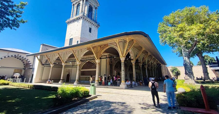 Istanbul Topkapı Palace and Harem Guide Tour - A short Sultanahmet orientation before the palace
