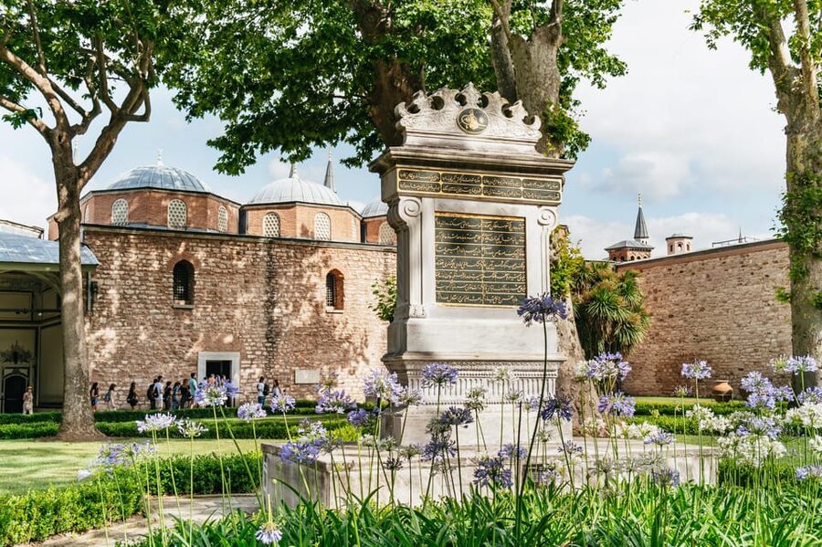 Istanbul: Topkapi Palace and Harem Guided Tour with Ticket - Meeting at Sultanahmet or Galataport