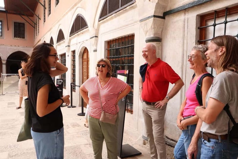 Istanbul: Topkapi Palace and Harem Museum Tour with Ticket - Timing, walking, and comfort