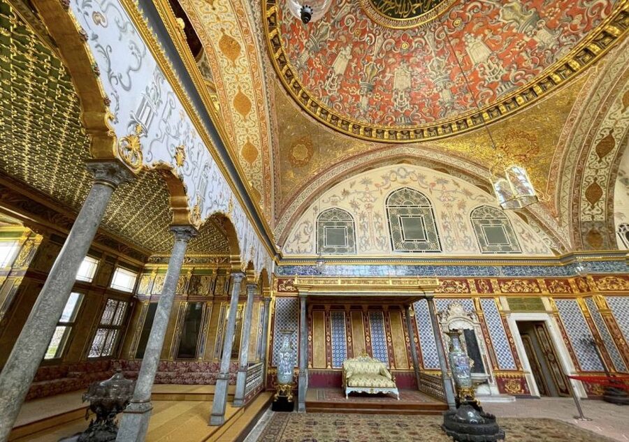 Istanbul: Topkapi Palace Guided Tour - Aya Irini and the question of what you actually see