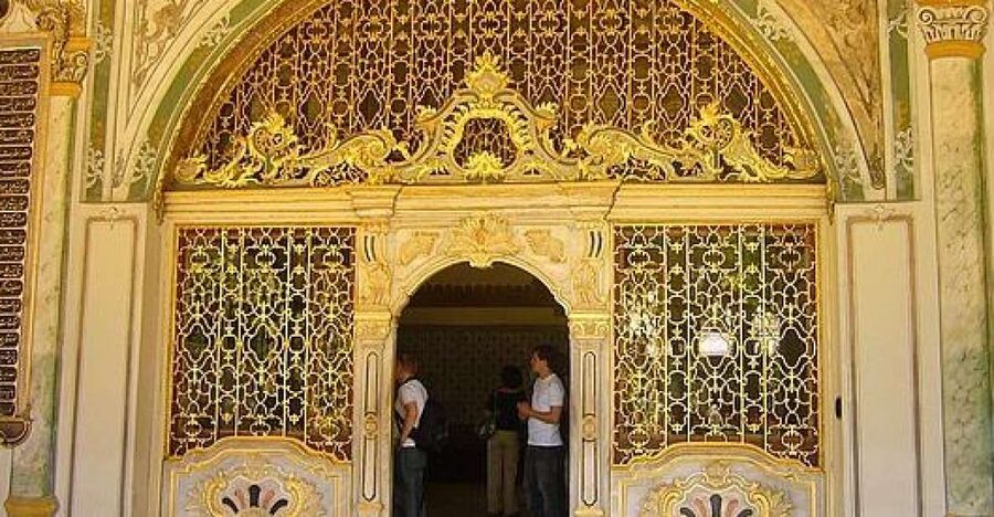 Istanbul: Topkapi Palace Guided Tour - Guide quality and the real length of the visit