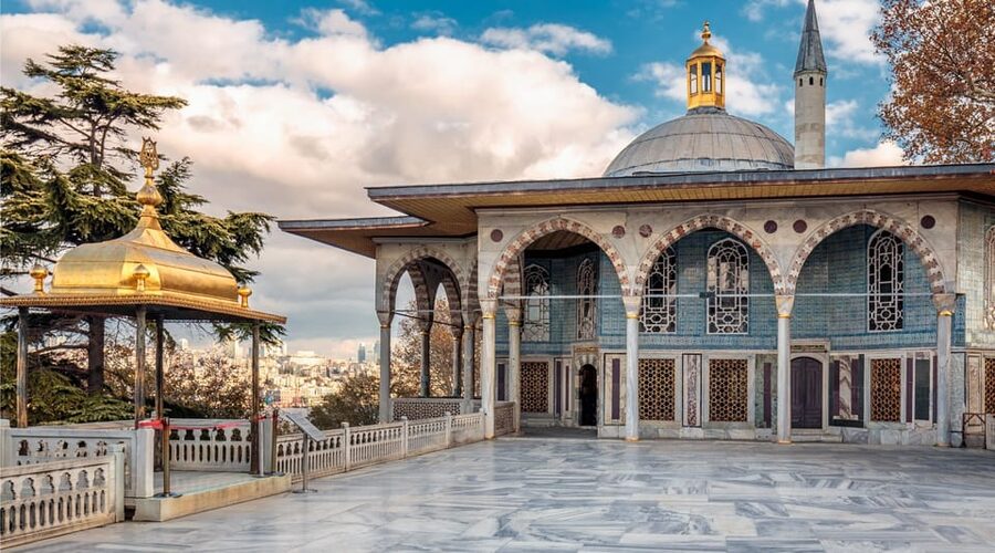 Istanbul: Topkapi Palace Skip-the-Line Ticket & Guided Tour - Meeting at the Fountain Outside Topkapi Palace