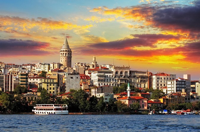 Istanbul Two Continents, Bosphorous, Spice Bazaar, Beylerbeyi Palace and Camlica Hill - Bosphorus Bridge and the move across the city