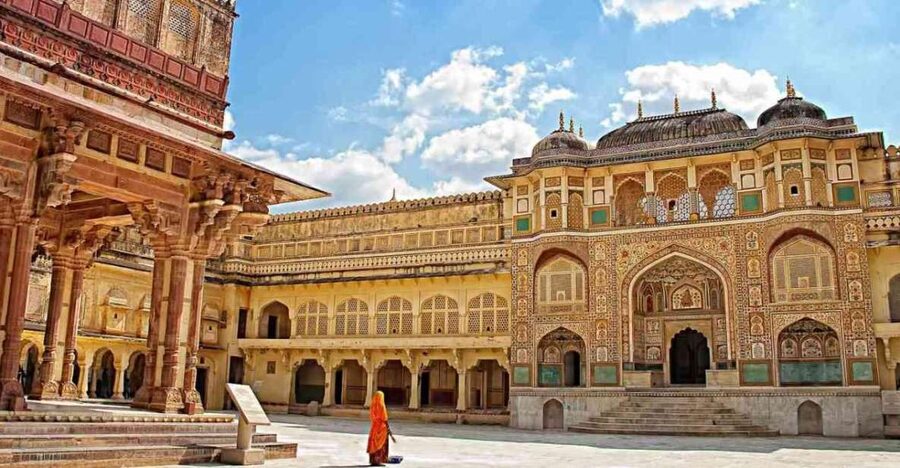 Jaipur: Amber Fort, City Palace and Hawa Mahal Private Tour - Jal Mahal, a brief stop by the water