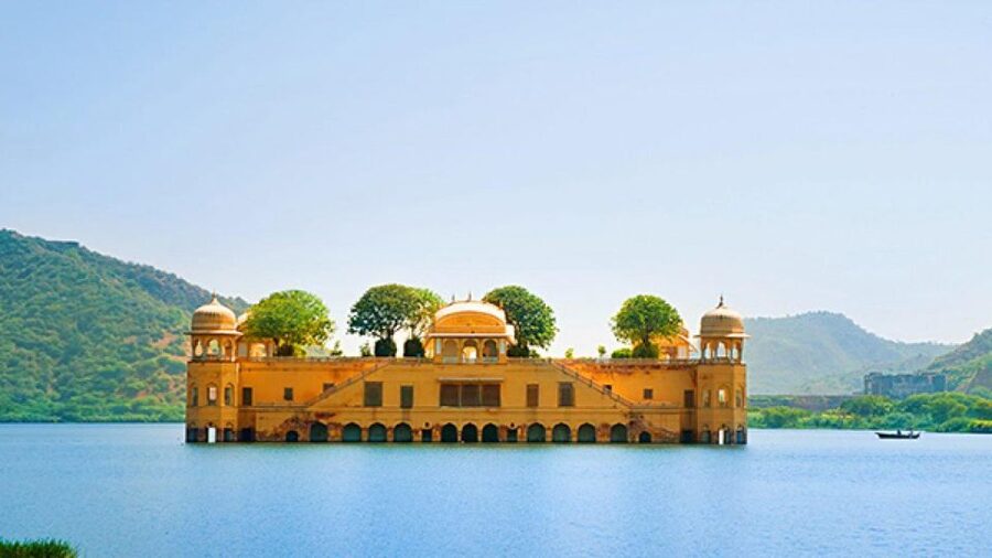 Jaipur: Amber Fort, City Palace and Hawa Mahal Private Tour - City Palace and the royal household