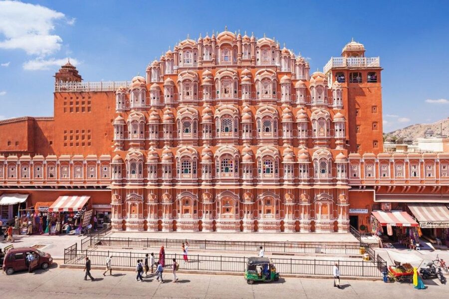 Jaipur: Amber Fort, City Palace and Hawa Mahal Private Tour - Why the private car makes a difference