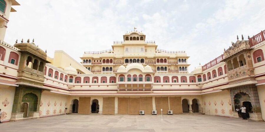 Jaipur: Amber Fort, City Palace and Hawa Mahal Private Tour - What the $40 price really covers