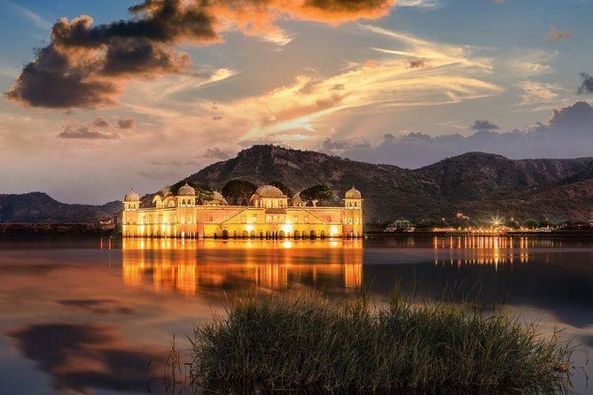 Jaipur: Amer Palace, Jal Mahal & Stepwell Private Half-Day Tour - What this private Jaipur tour is trying to do