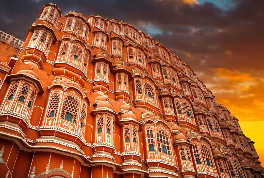 Jaipur City Tour: City Palace, Jantar, Hawa & Jal Mahal - The car, guide, and pace