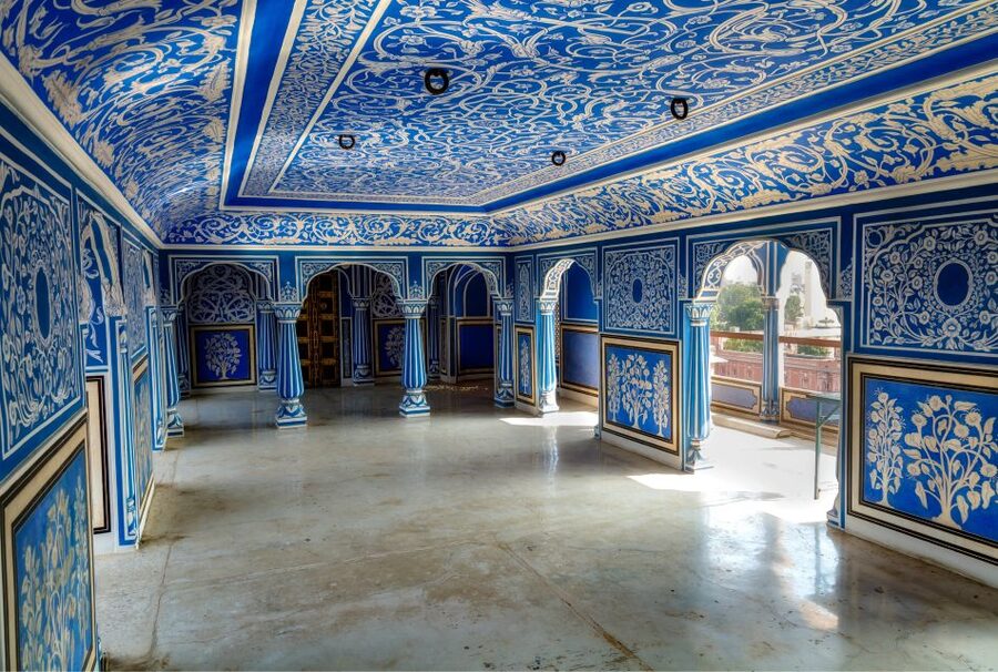 Jaipur City Tour: City Palace, Jantar, Hawa & Jal Mahal - City Palace: two hours with Jaipur’s royal family