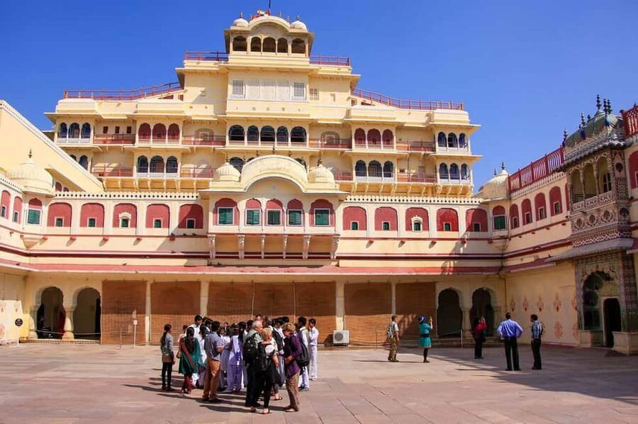 Jaipur: Heritage Forts & Palaces Tour with Monkey Temple - Panna Meena Stepwell near Amber